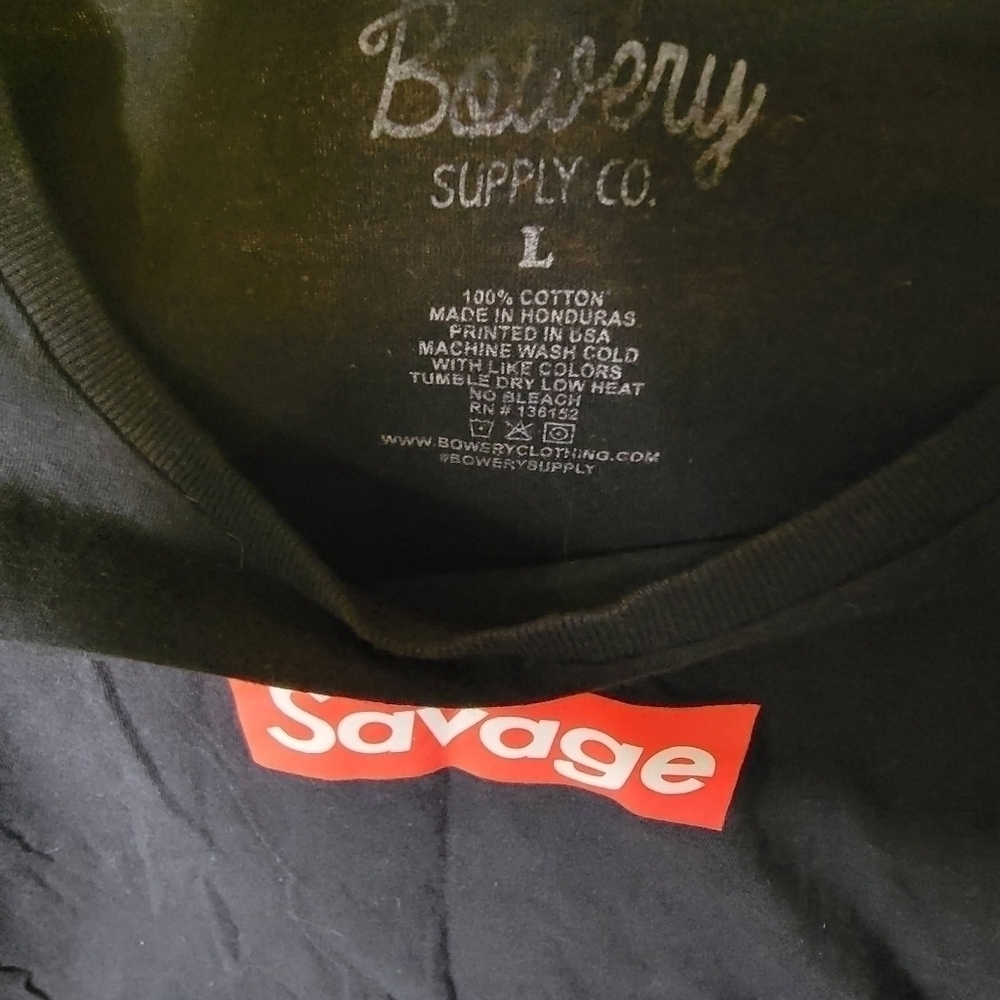BROWERY SUPPLY CO. SIZE LARGE SAVAGE TEE BLACK/RED - Picture 4 of 5